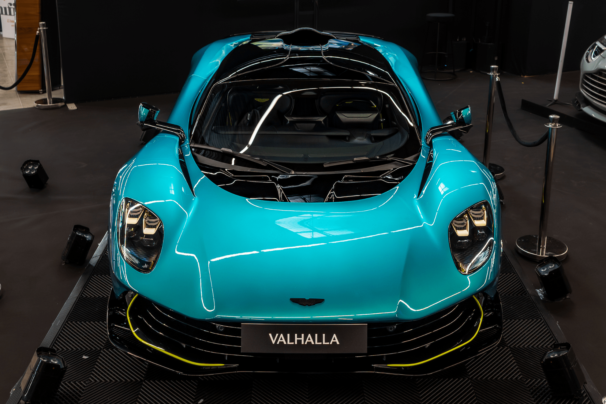 Aston Martin Valhalla